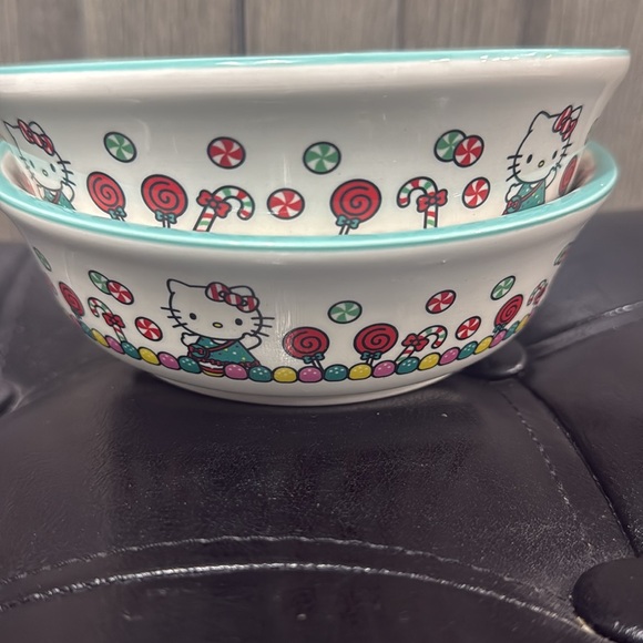 New Set Of 2 Hello Kitty Christmas Gingerbread Dog Cat Food Or Water 6" Bowl - Picture 6 of 6